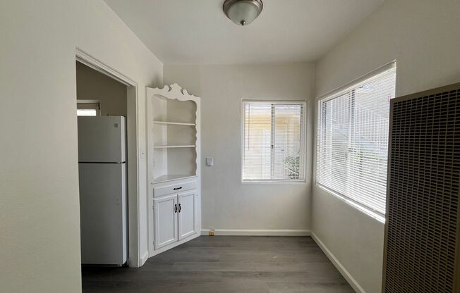 Cozy 1 bedroom cottage style unit now available in North Park!