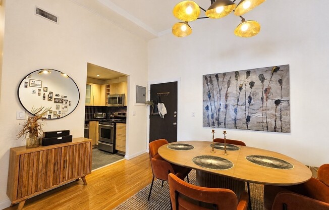 1 bed, 1 bath, 761 sqft, $2,600, Unit 16B