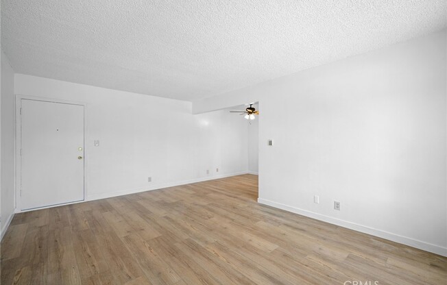 2 beds, 1 bath, 800 sqft, $1,900, Unit 7