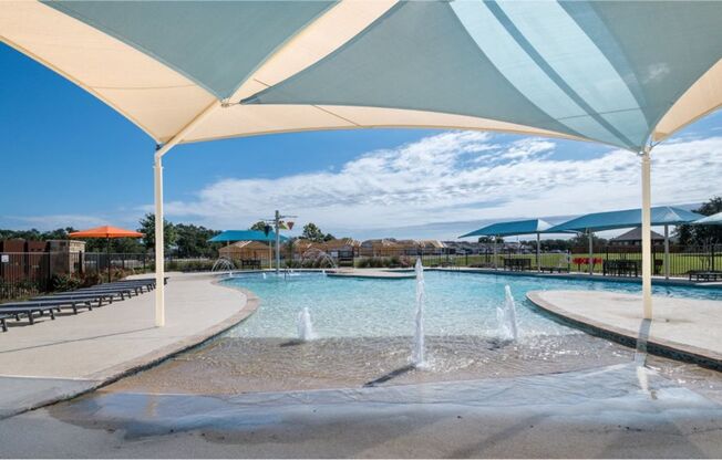 3-bed 2-bath home with Community Pool