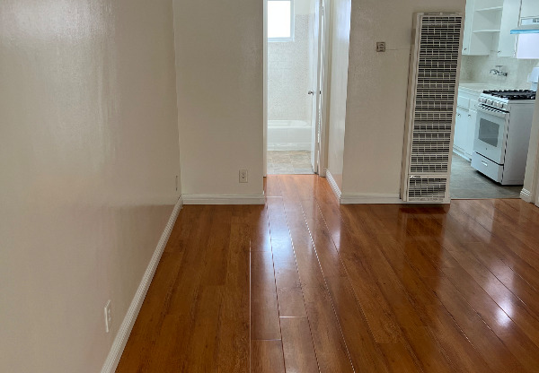 214 W MAPLE ST
