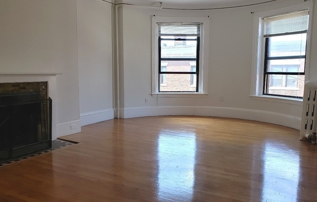 924 Beacon St.