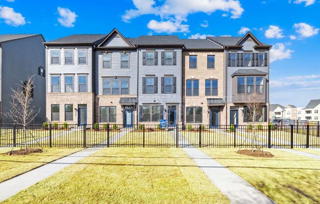 2833 STATESVILLE AVE