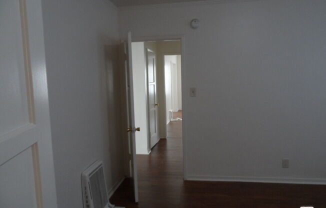 2 beds, 1 bath, 1,200 sqft, $3,000