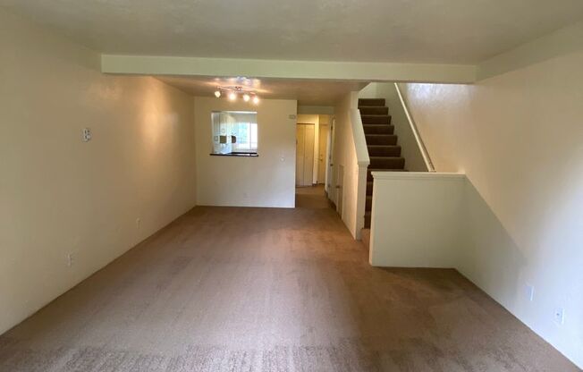 2 beds, 1.5 baths, 1,100 sqft, $1,697, Unit 0168