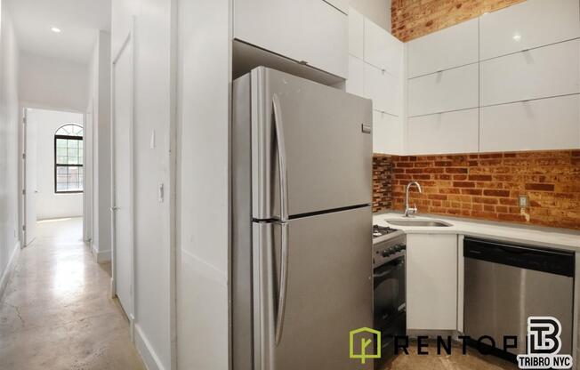 753 LEXINGTON AVE