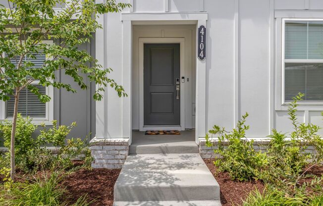 Modern 3 Bed, 3.5 Bath Townhome in The Nations!