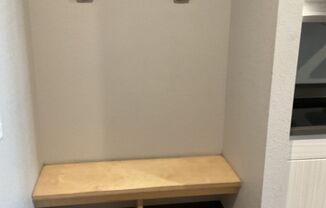 Studio, 1 bath, 734 sqft, $1,475, Unit 208