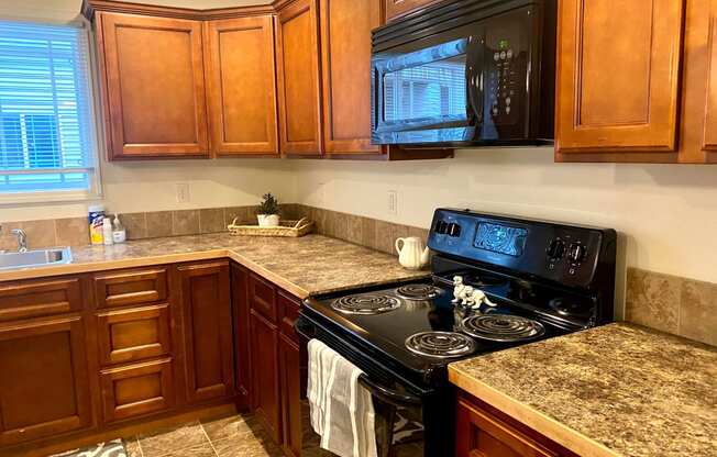 Phoenix Ridge Kitchen Apartment rentals in Williston, North Dakota