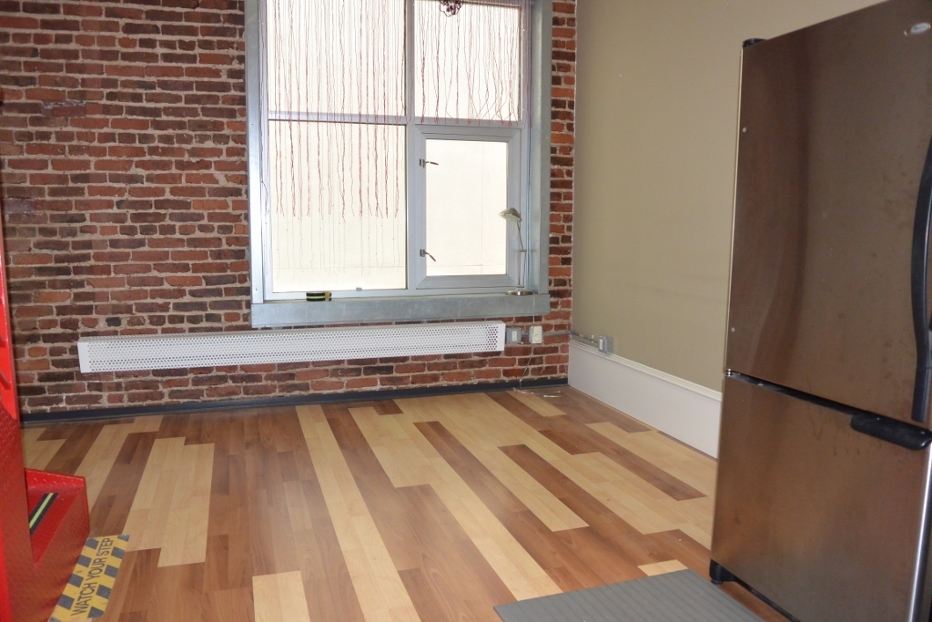 Charming and Spacious 1 Bedroom Loft