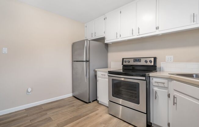 1 bed, 1 bath, 600 sqft, $2,300