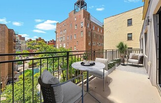 1 bed, 1 bath, $3,100, Unit 230