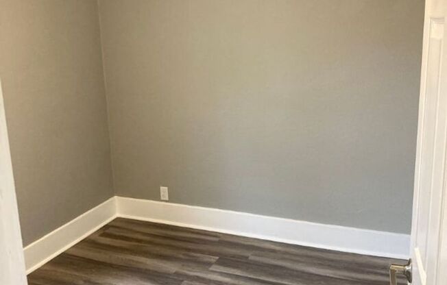 2 beds, 1 bath, 850 sqft, $1,375, Unit 1213 - 16