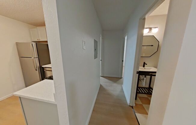 2 beds, 1 bath, 647 sqft, $1,660, Unit 21A