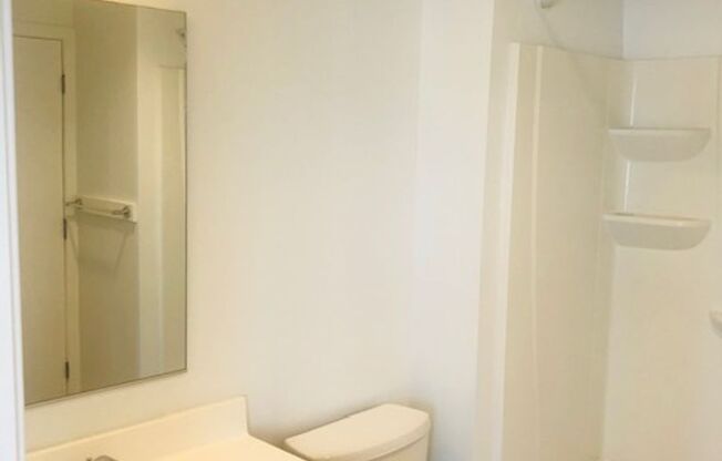 2 beds, 1 bath, 900 sqft, $1,999, Unit 200