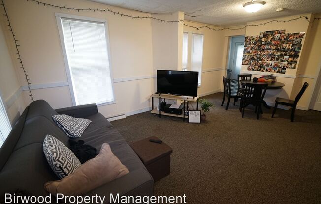 207 1/2 N. Frances St