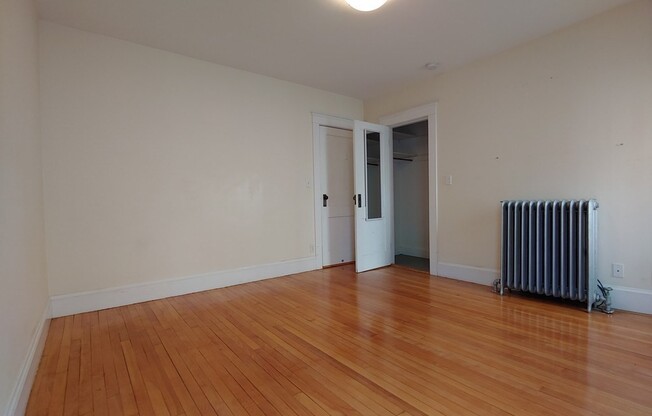 3 beds, 1 bath, 1,400 sqft, $3,400, Unit 1