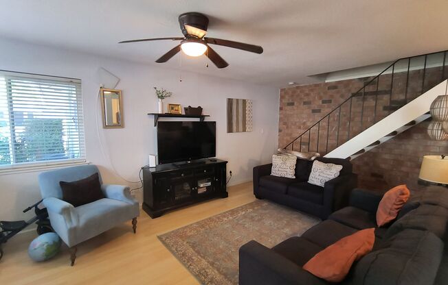 AVAILABLE NOVEMBER 1ST! Cute updated 2 bedroom Condo in Old Roseville! 263 Sharp Circle #3 Roseville, CA 95678