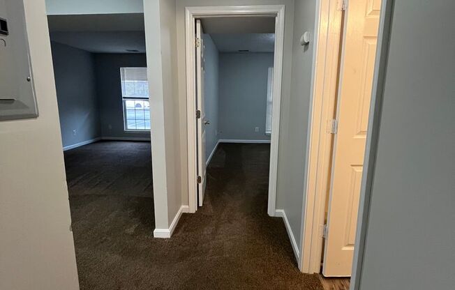 2 beds, 1 bath, 900 sqft, $850, Unit 3