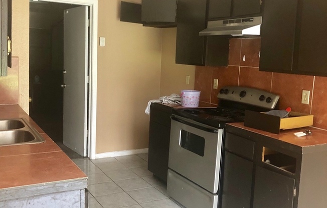 3 beds, 2 baths, $1,700