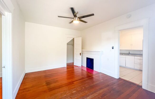 Charming Corner 1 Bed / 1 Bath in the Heart of Barrio Logan!