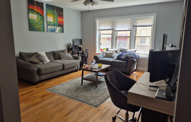 4839 W ADDISON