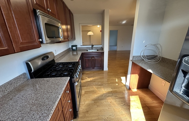 2 beds, 2 baths, 1,200 sqft, $3,200, Unit 216