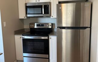 Top Floor, newly renovated 1 BD/ 1 BA!!