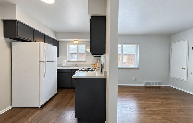 1 bed, 1 bath, 650 sqft, $895, Unit 2823-E