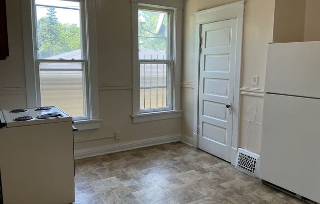 1212-14 W Vine St