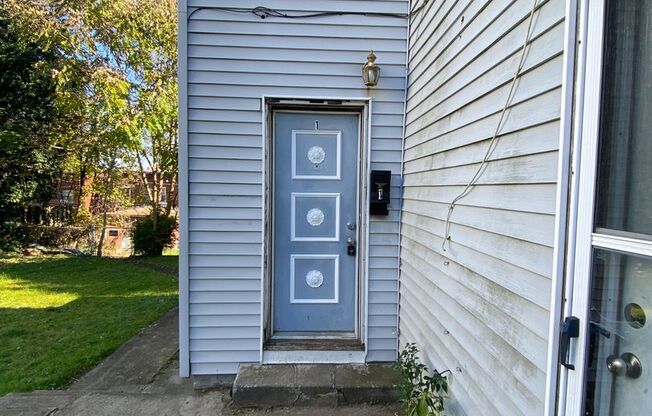 Available APRIL 2026 - Spacious 3 Bedroom Apartment in the Heart of Mt Oliver!