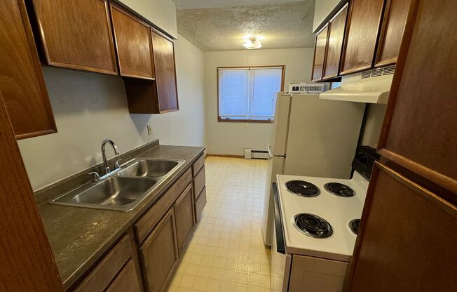 1 bed, 1 bath, 765 sqft, $850