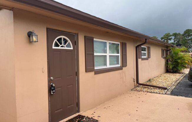 Ground floor, one bedroom, Seminole county, with lake view and lake access. Won't last long!