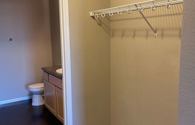 2 beds, 2 baths, 1,011 sqft, $1,255, Unit 2450-205