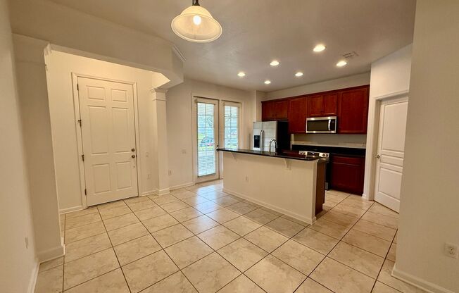 Lake Sawyer - Luxury 3/2.5 Condo