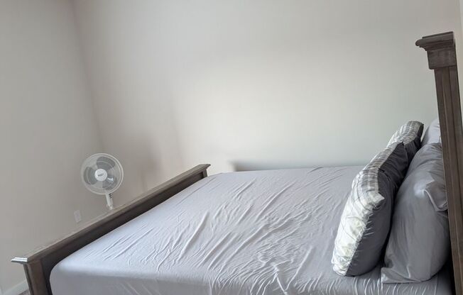 2 beds, 1 bath, 1,088 sqft, $1,900, Unit Apt 301 Short term