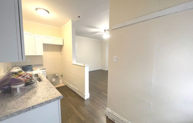 Studio, 1 bath, $875, Unit 23