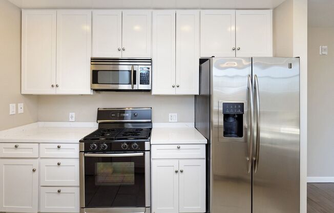 2 beds, 2 baths, 920 sqft, $3,095, Unit 303