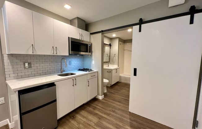 Studio, 1 bath, 194 sqft, $1,625, Unit 435-412