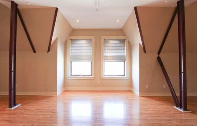 2 beds, 2.5 baths, 1,700 sqft, $1,950, Unit 410