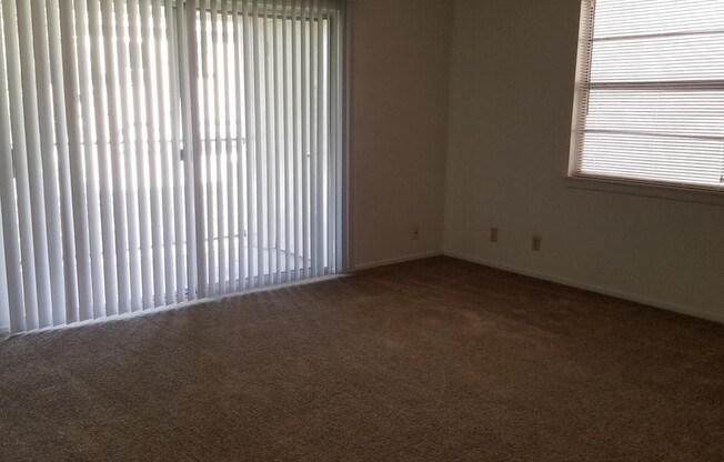 1 bed, 1 bath, 641 sqft, $800, Unit *421
