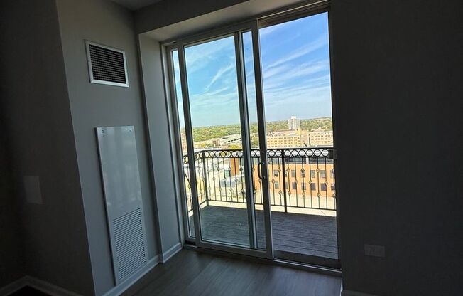 1 bed, 1 bath, 550 sqft, $1,450, Unit 1105