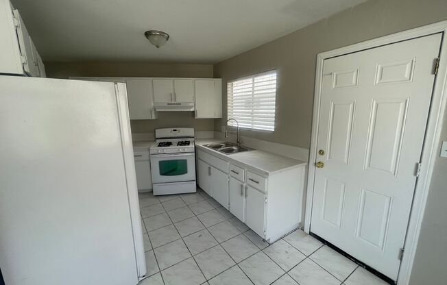FULLY REMODELED 3 BEDROOM, 1 BATHROOM HOUSE