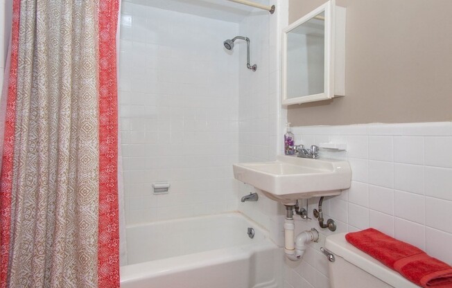 1064 Beacon St Apt B