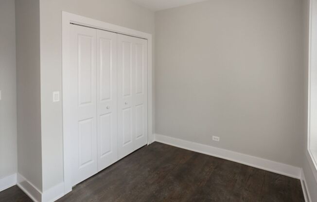 2 beds, 1 bath, 755 sqft, $3,100, Unit 3915-3S