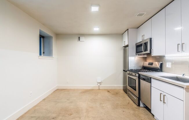 Studio, 1 bath, 287 sqft, $1,235, Unit 120
