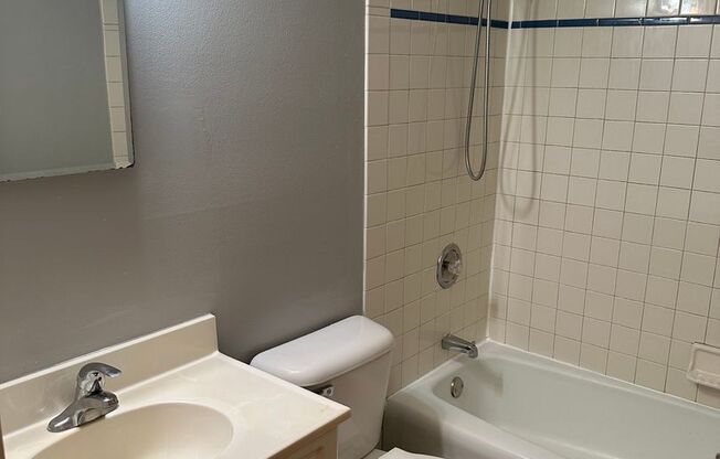 Studio, 1 bath, 400 sqft, $925, Unit Unit 205