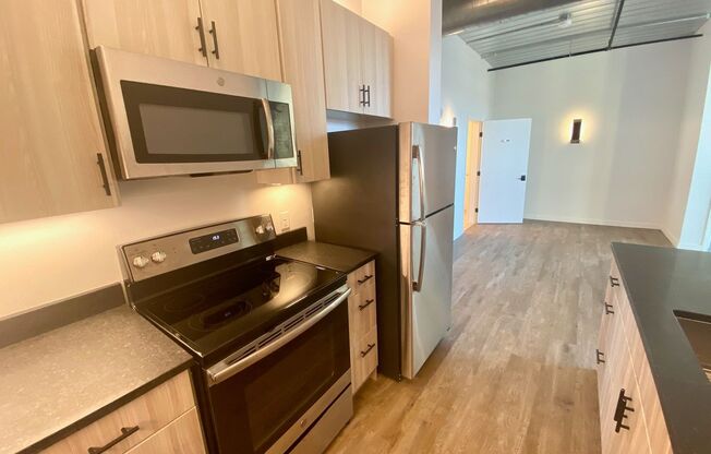 2 beds, 1 bath, 835 sqft, $2,195, Unit Unit 402