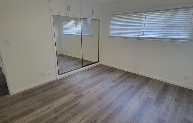 2 beds, 1 bath, $2,495, Unit 06-12321