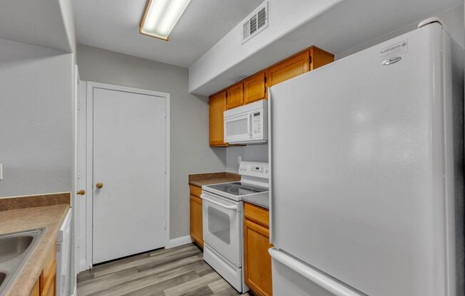 2 beds, 2 baths, $1,500, Unit # 2007